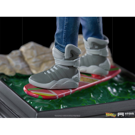 Marty McFly on Hoverboard Art Scale 1/10 - Back to the Future Part II