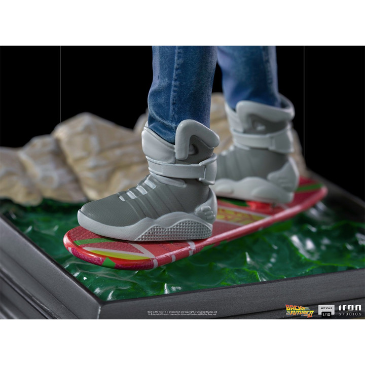 Marty McFly on Hoverboard Art Scale 1/10 - Back to the Future Part II