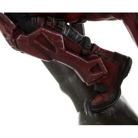 MARVEL STATUE 1/6 DEADPOOL 