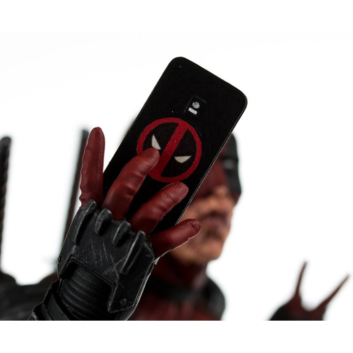 MARVEL STATUE 1/6 DEADPOOL 