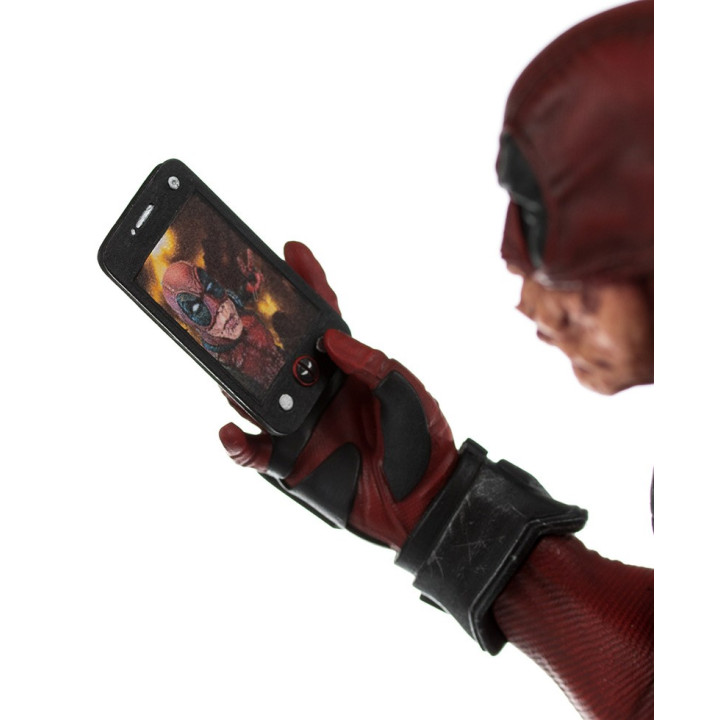 MARVEL STATUE 1/6 DEADPOOL 