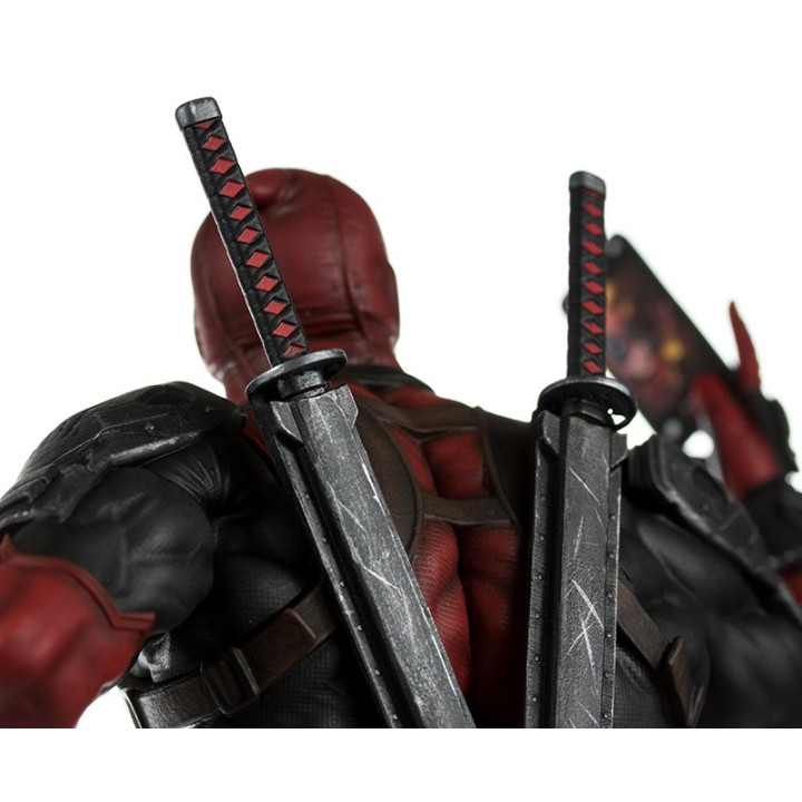 MARVEL STATUE 1/6 DEADPOOL 
