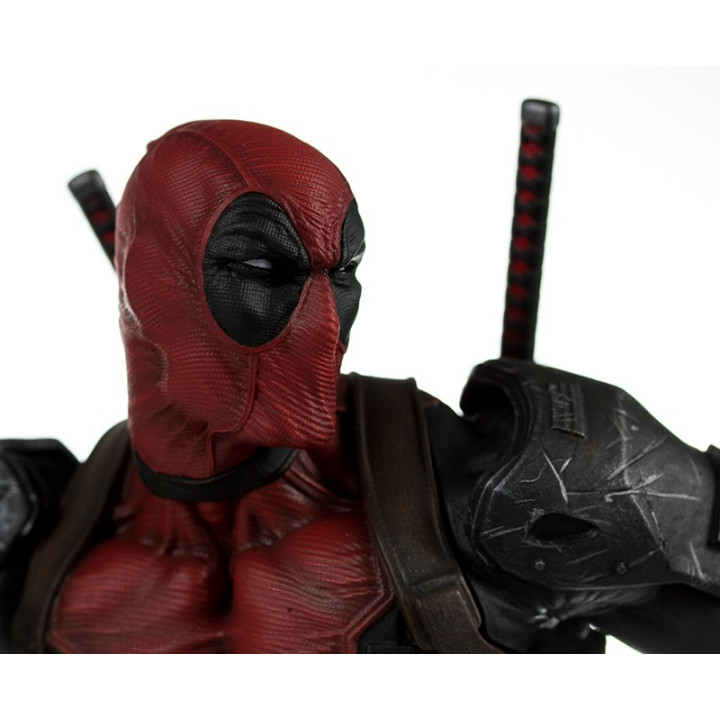 MARVEL STATUE 1/6 DEADPOOL 