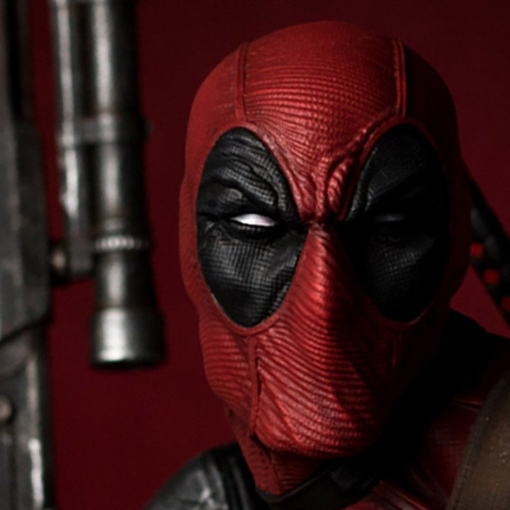 MARVEL STATUE 1/6 DEADPOOL 