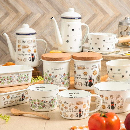 Tasse à mesurer émail Viennoiseries 450ml - Kiki La Petite Sorcière