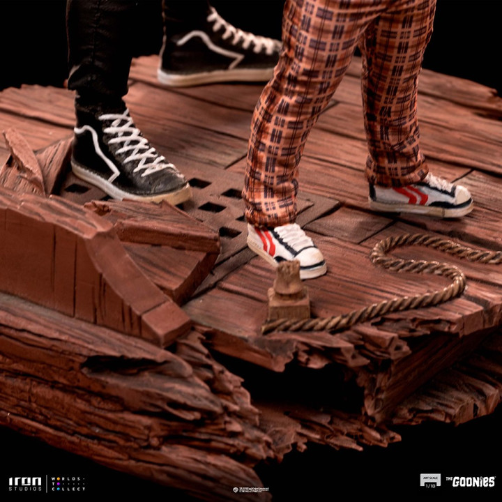 Sloth and Chunk art scale 1/10 - The goonies