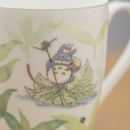 Tasse Totoro sur une feuille - Mon Voisin Totoro
