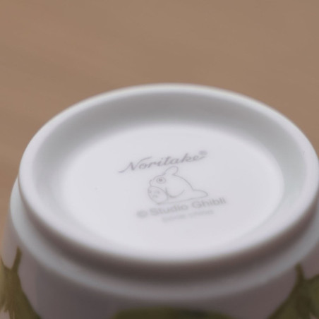 Tasse Totoro sur une feuille - Mon Voisin Totoro