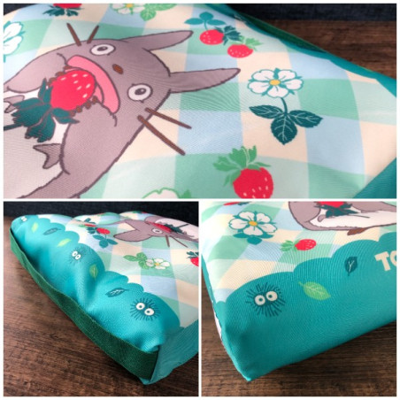 Coussin Totoro Fraises 30 x 30 x 5 cm - Mon Voisin Totoro