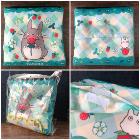 Coussin Totoro Fraises 30 x 30 x 5 cm - Mon Voisin Totoro