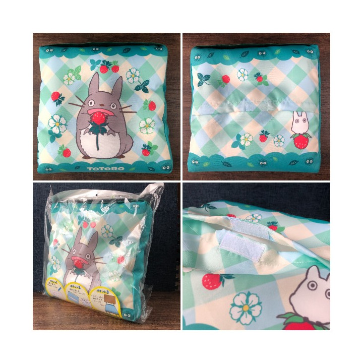 Coussin Totoro Fraises 30 x 30 x 5 cm - Mon Voisin Totoro