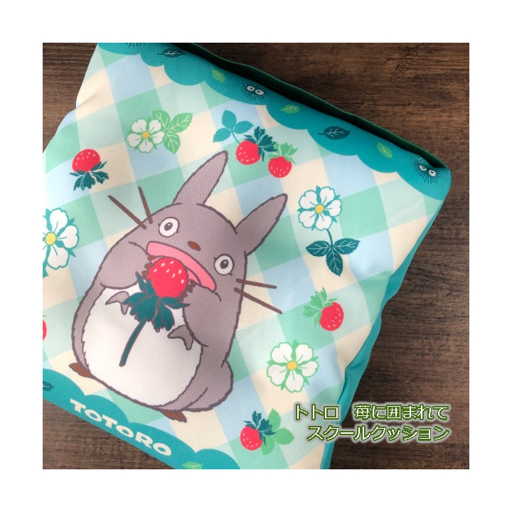 Coussin Totoro Fraises 30 x 30 x 5 cm - Mon Voisin Totoro