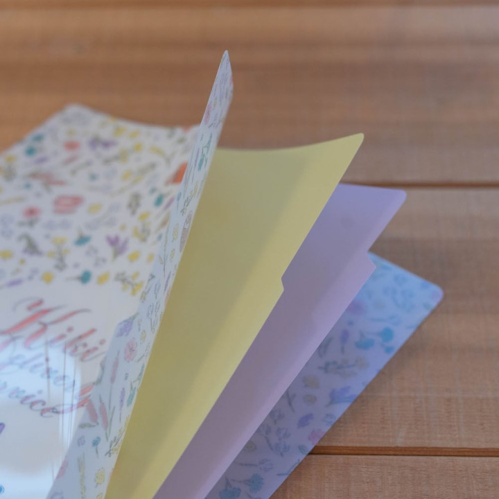 Chemise A4 avec 3 rabats Fleurs - Kiki la petite sorcière