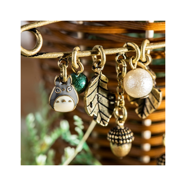 Safety Pin brooch Totoro & Leaves - My Neighbor Totoro