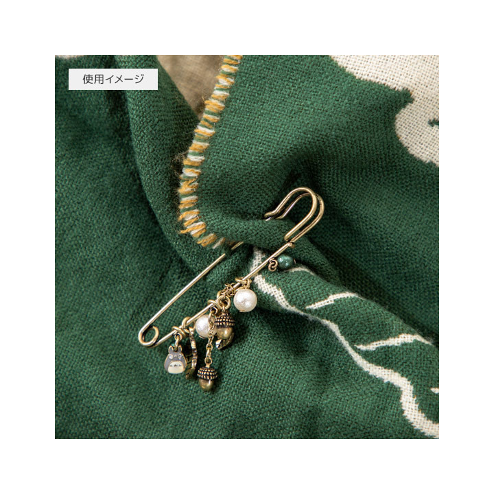 Safety Pin brooch Totoro & Leaves - My Neighbor Totoro