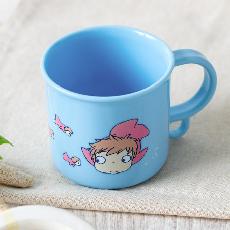 Mug Ponyo dans la mer - Ponyo sur la falaise