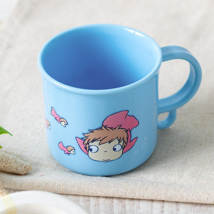 Mug Ponyo dans la mer - Ponyo sur la falaise