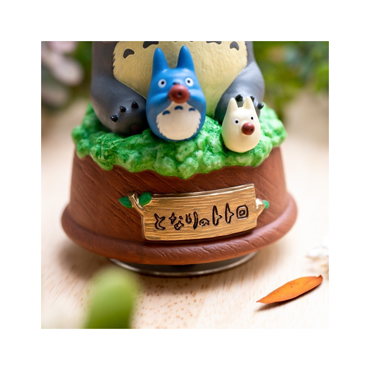 Grande Statue Musicale Totoro joue de l’ocarina - Mon Voisin Totoro