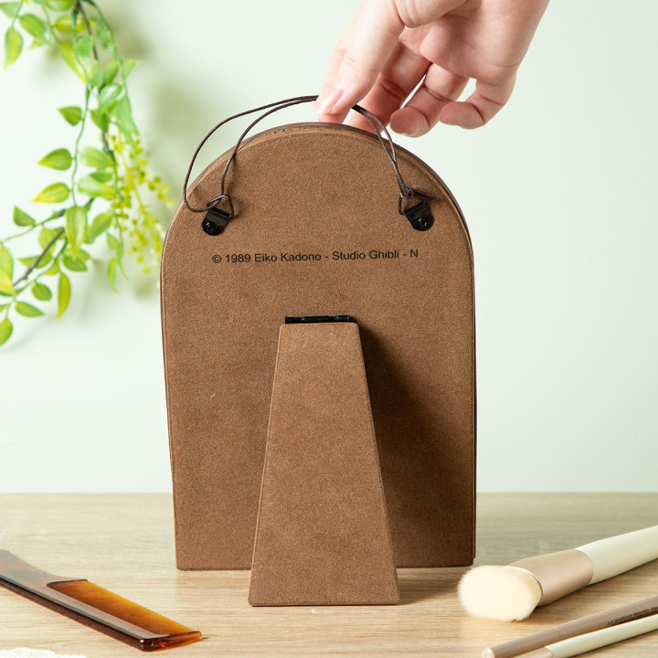 Miroir Jiji devant la glace - Kiki la petite sorcière