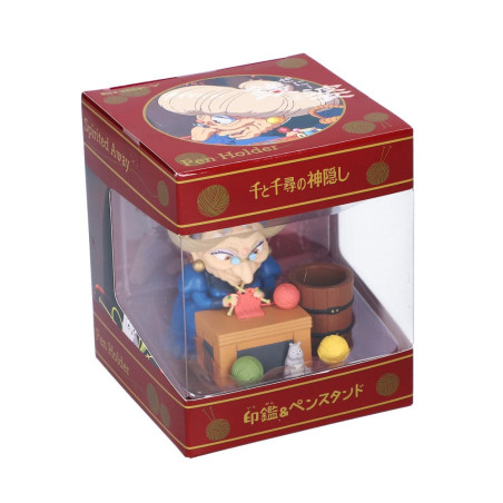 Figurine pot à crayon Yubaba tricote - Le Voyage de Chihiro