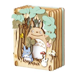Théâtre de papier Style bois Totoro - un moment à l'ombre
