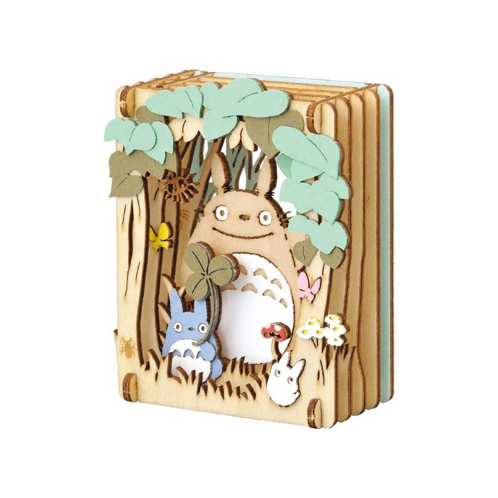 Théâtre de papier Style bois Totoro - un moment à l'ombre