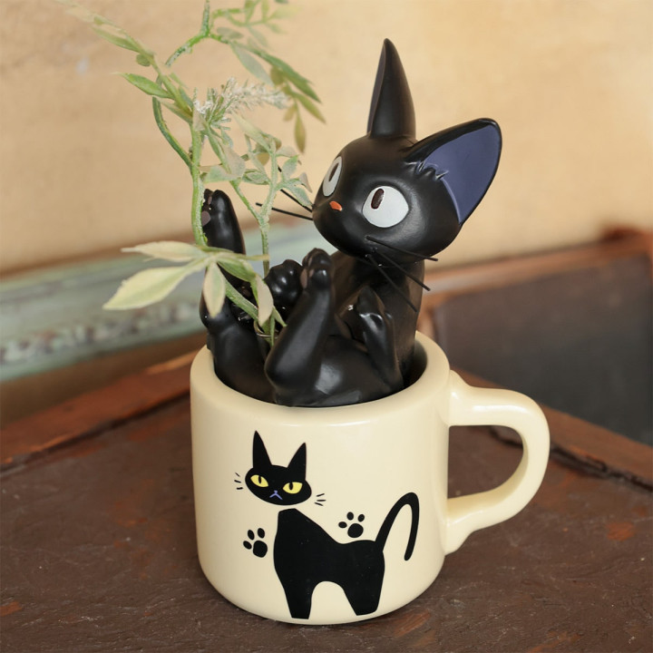 Soliflore Jiji dans sa tasse - Kiki la petite sorcière