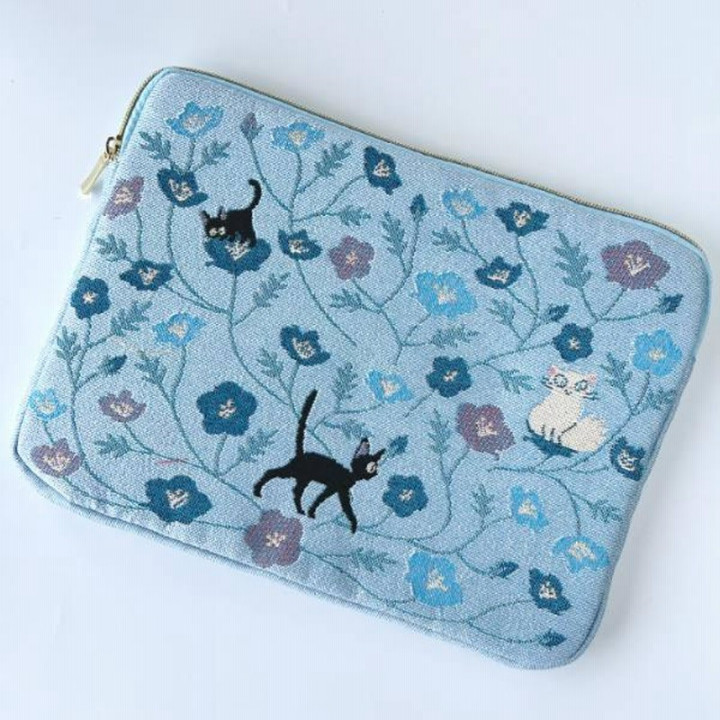Pochette Jiji Fleur Blue – Kiki la Petite Sorcière