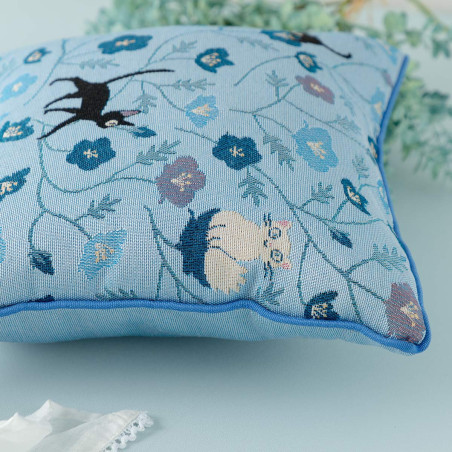 Coussin Jiji Fleur Bleue 30x30cm – Kiki la Petite Sorcière
