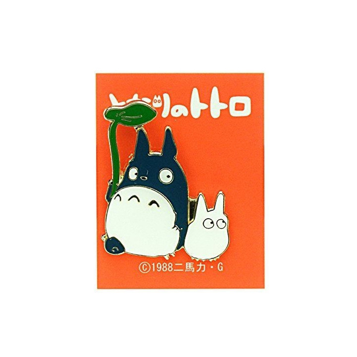 Pins Small and Middle Totoro with leaf - My Neighbor Totoro