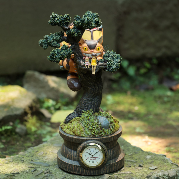 Diorama table clock Mei, Satsuki & Chatbus in the pine tree - My Neig