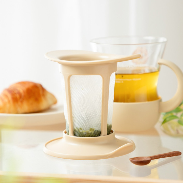 Teacup with infuser - Kiki’s Delivery Service