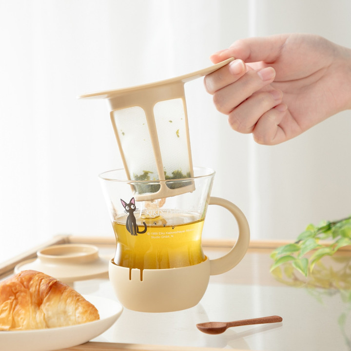 Teacup with infuser - Kiki’s Delivery Service
