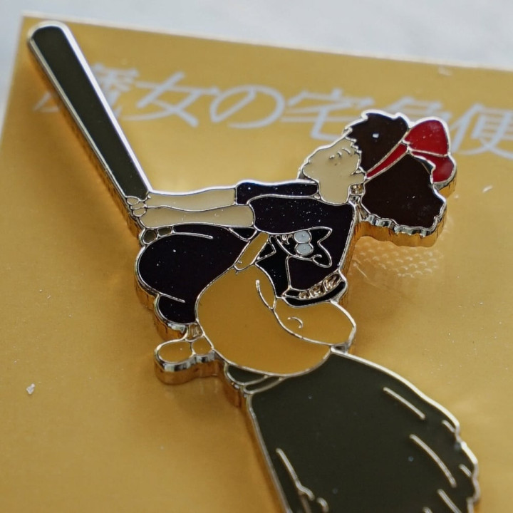 Pins Kiki sur son balai - Kiki la petite sorcière