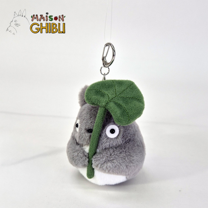 Porte-clés peluche Nakayoshi Totoro Gris avec feuille - Mon Voisin To
