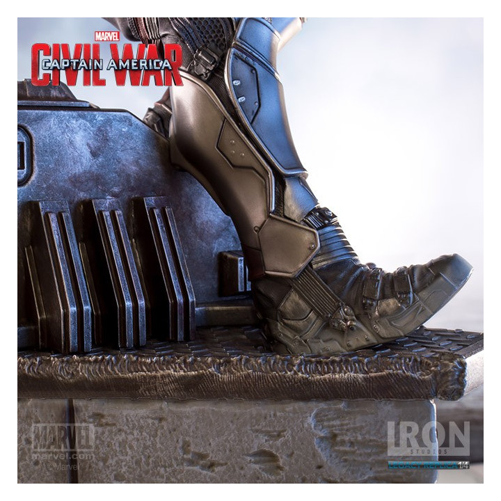 THE FALCON 1/4 STATUE - CACW - IRON STUDIOS