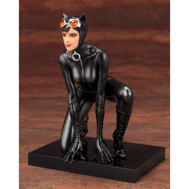 CATWOMAN DC COMICS ARTFX+ STATUE
