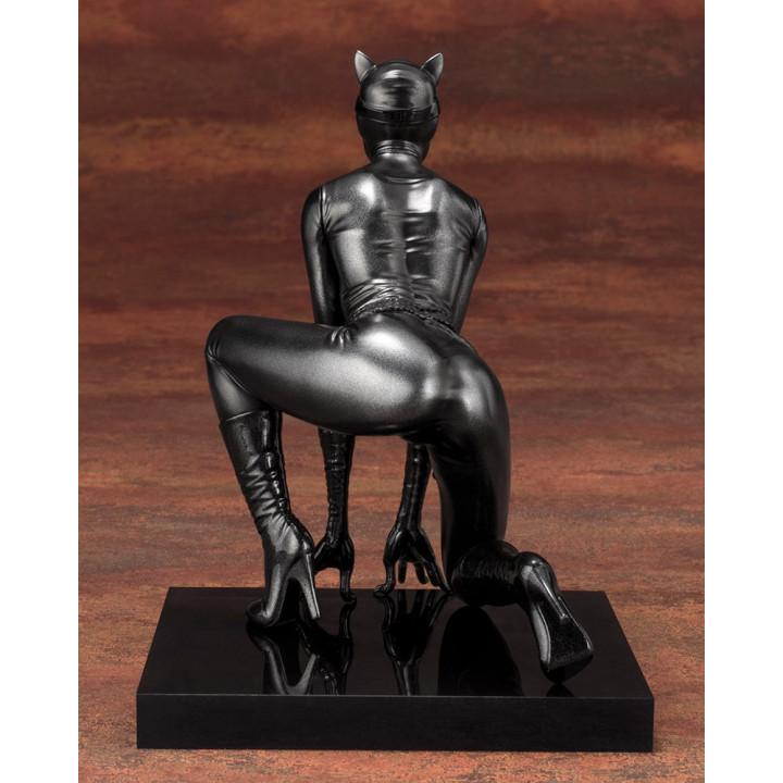 CATWOMAN DC COMICS ARTFX+ STATUE