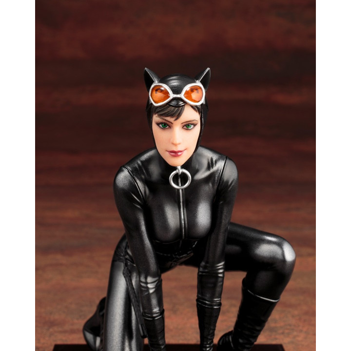 CATWOMAN DC COMICS ARTFX+ STATUE