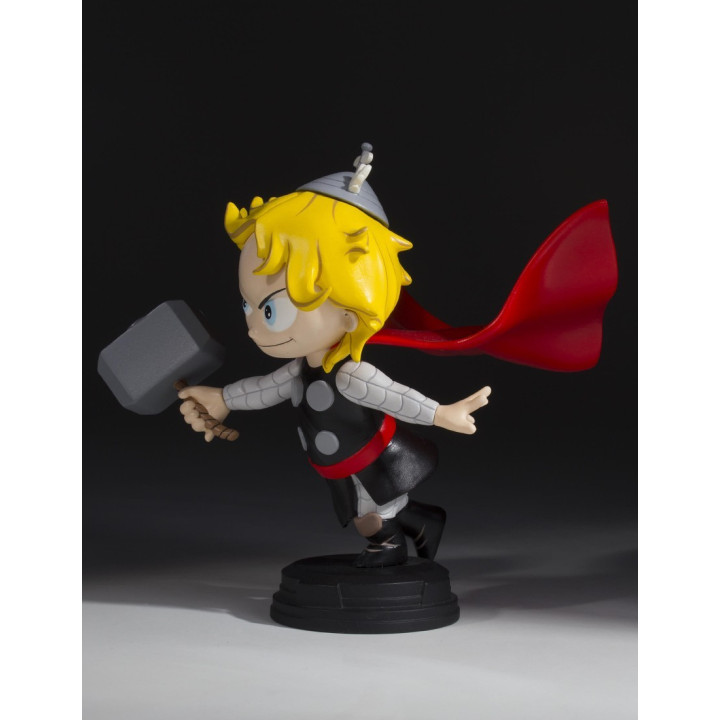 THOR ANIMATED STATUE